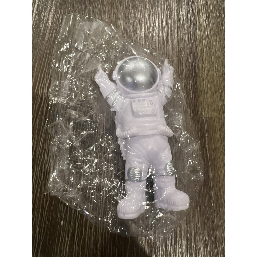 Space Astronaut Figure White Silver Statue Kids Boy Decorated Toy Decorations 4"